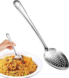 Comparativa entre cucharas para paella con agujero y cucharones tradicionales